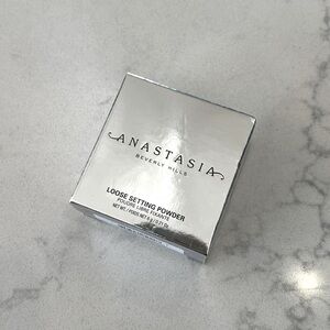 Anastasia setting powder